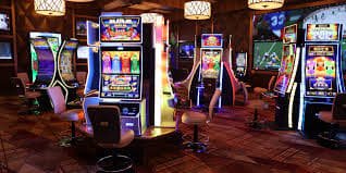 Tampilan meja Dice Game halimtoto dengan tiga dadu dalam cage kaca dan zona taruhan interaktif